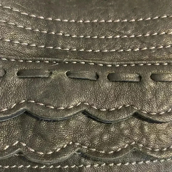 Vince Camuto Black pebbled leather shoulder bag - Picture 9 of 16